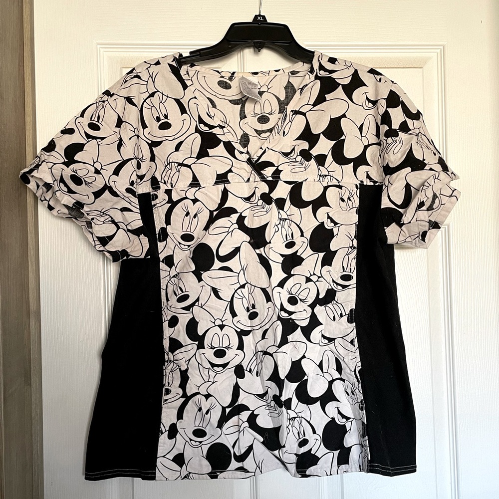 Disney 2X Minnie Mouse Scrub Top